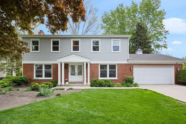 $1,100,000 | 1107 Donegal Lane, Northbrook, IL 60062