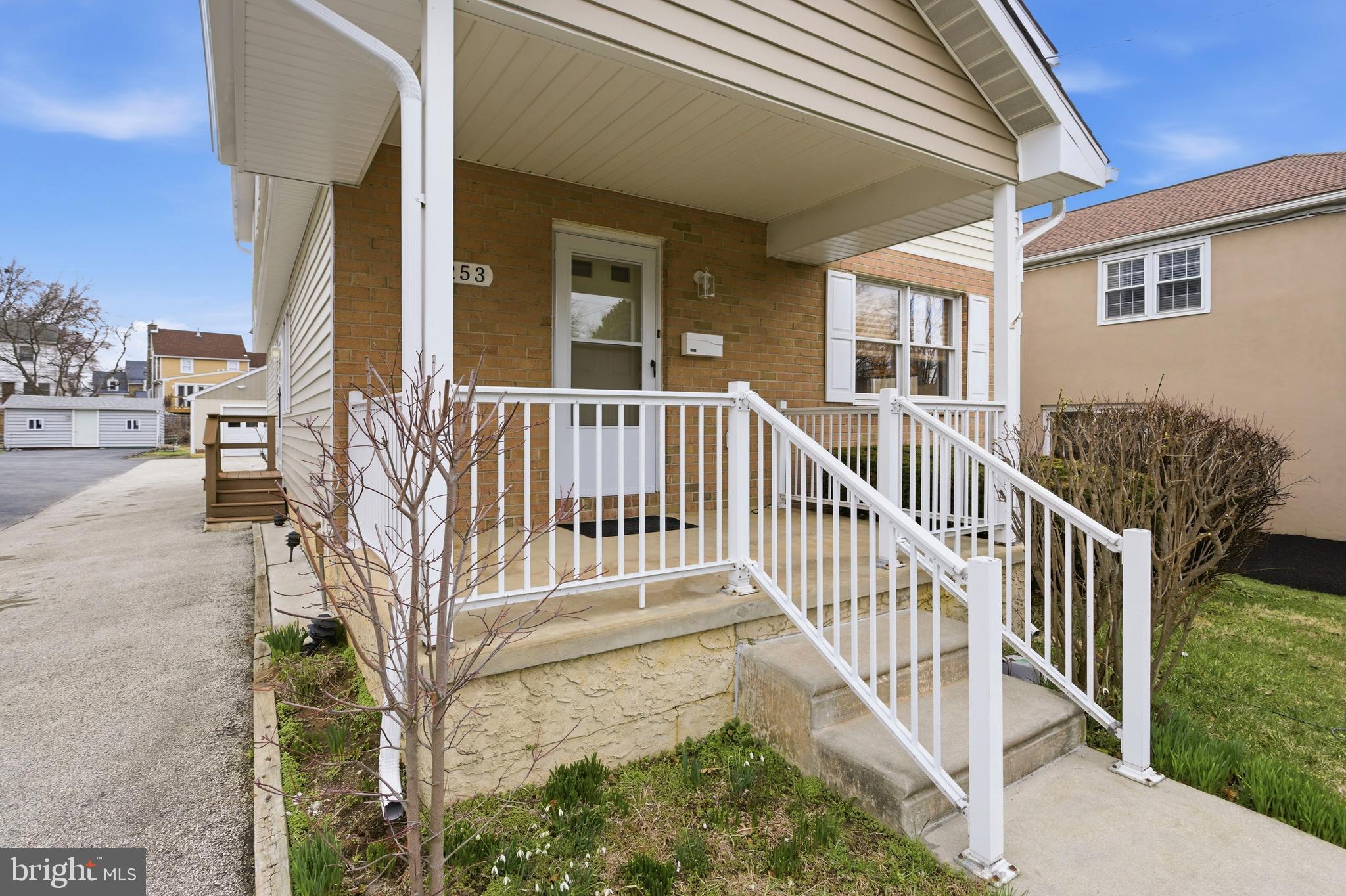 253 Saxer Avenue Springfield, PA 19064 - Photo 3 of 43