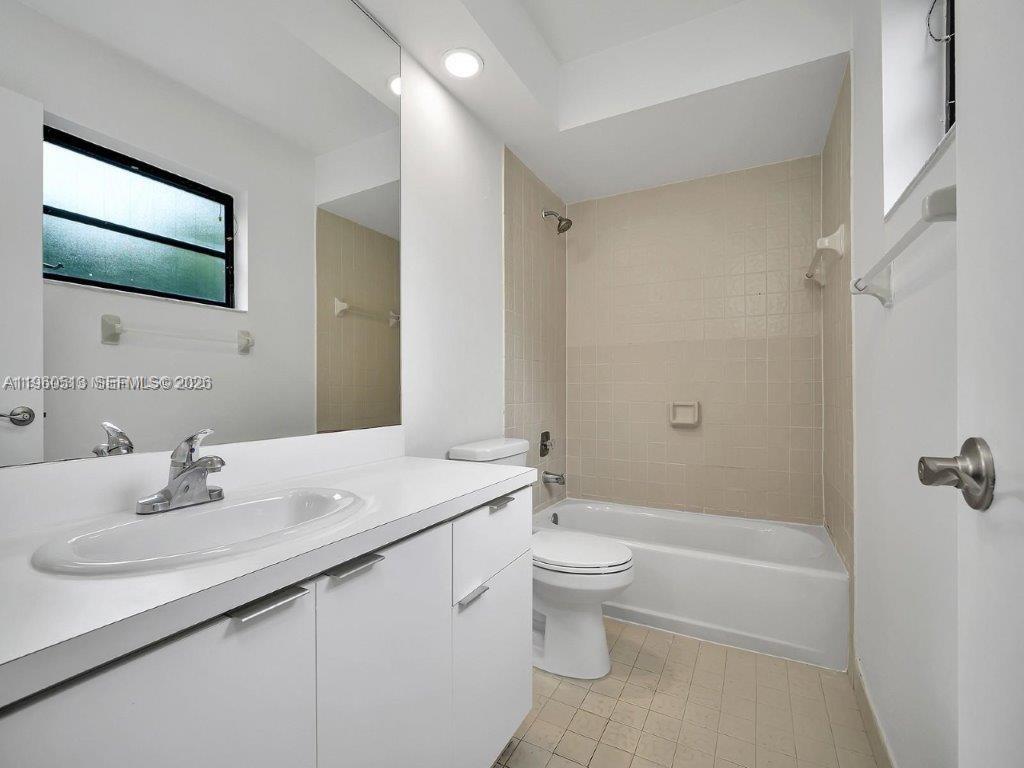 6417 Southwest 135th Avenue Miami, FL 33183 - Photo 15 of 23