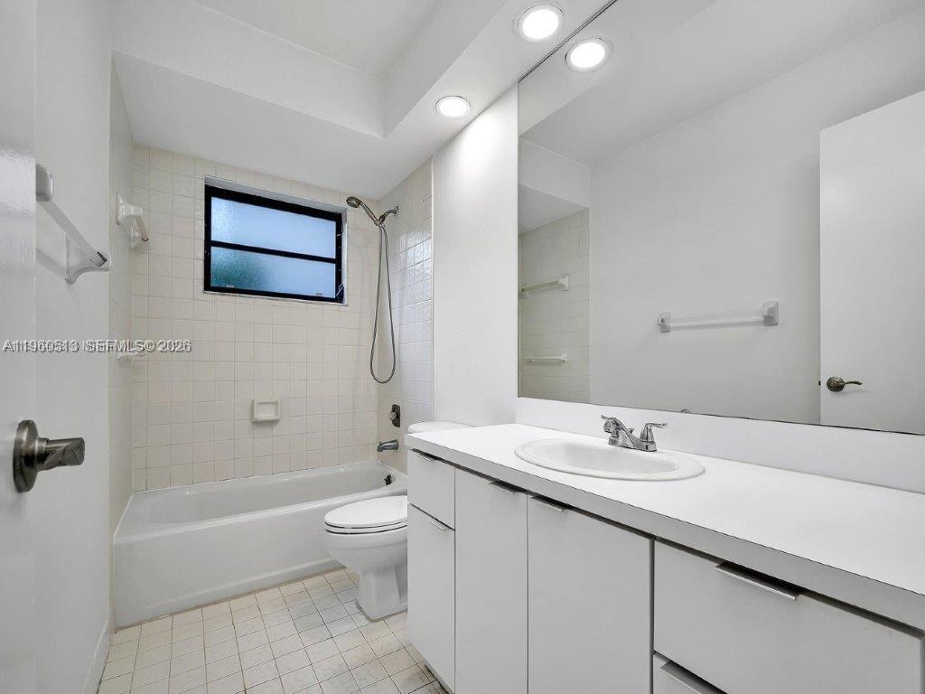 6417 Southwest 135th Avenue Miami, FL 33183 - Photo 16 of 23
