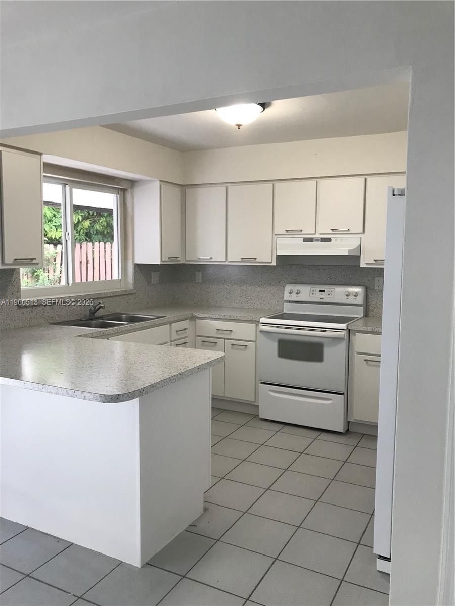 6417 Southwest 135th Avenue Miami, FL 33183 - Photo 6 of 23