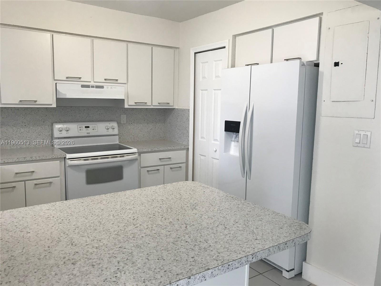 6417 Southwest 135th Avenue Miami, FL 33183 - Photo 7 of 23