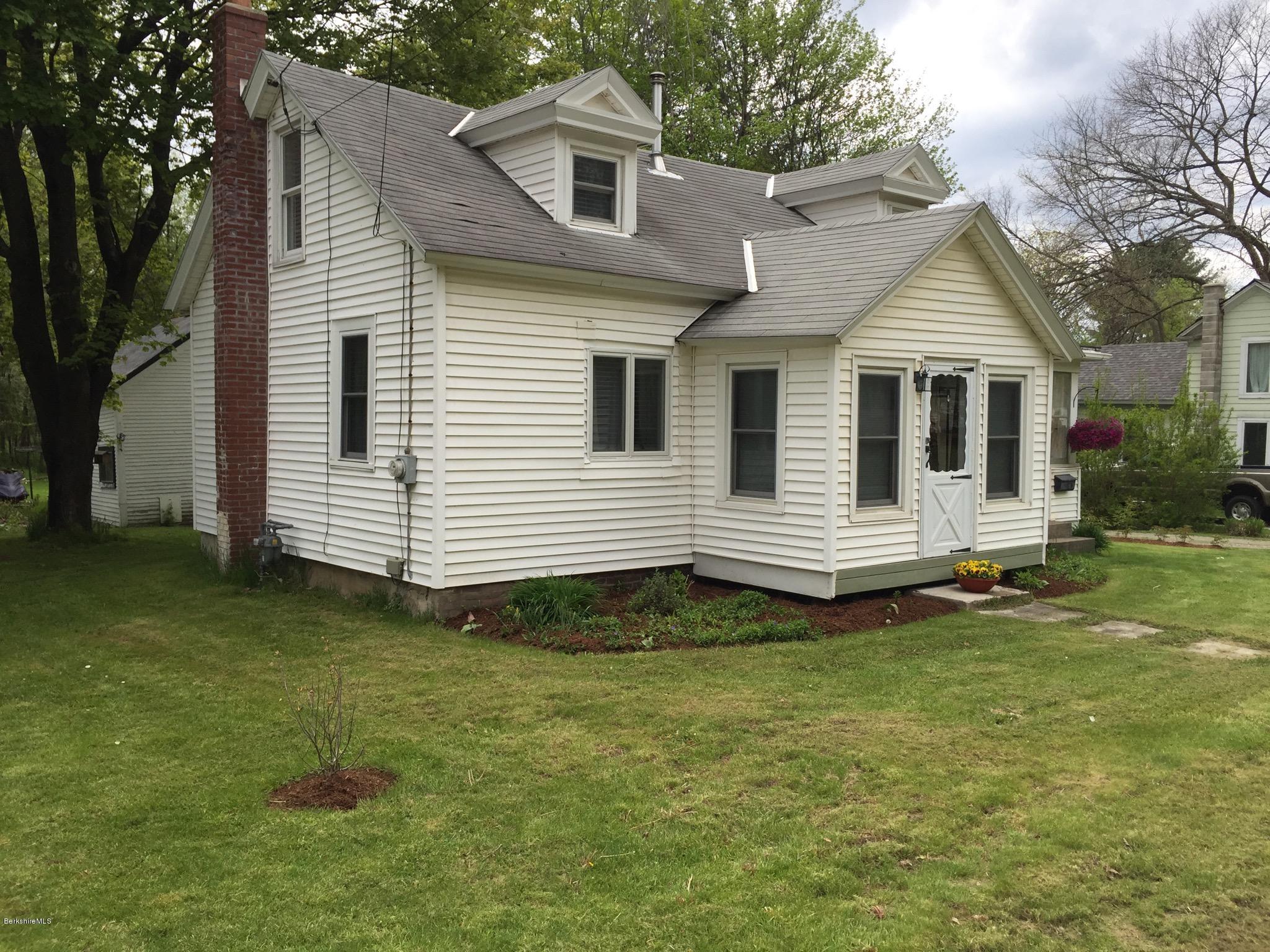 765 Simonds Road Williamstown, MA 01267 - Photo 3 of 8 IMG_0622