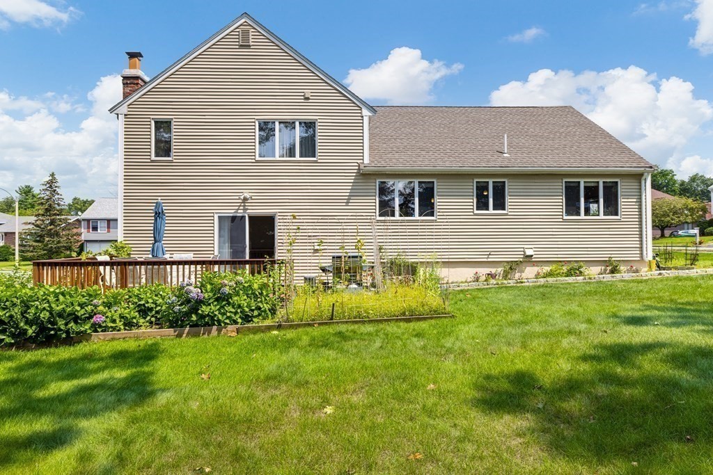 15 Rivers Lane Stoneham, MA 02180 - Photo 5 of 35 Gallery Image 5