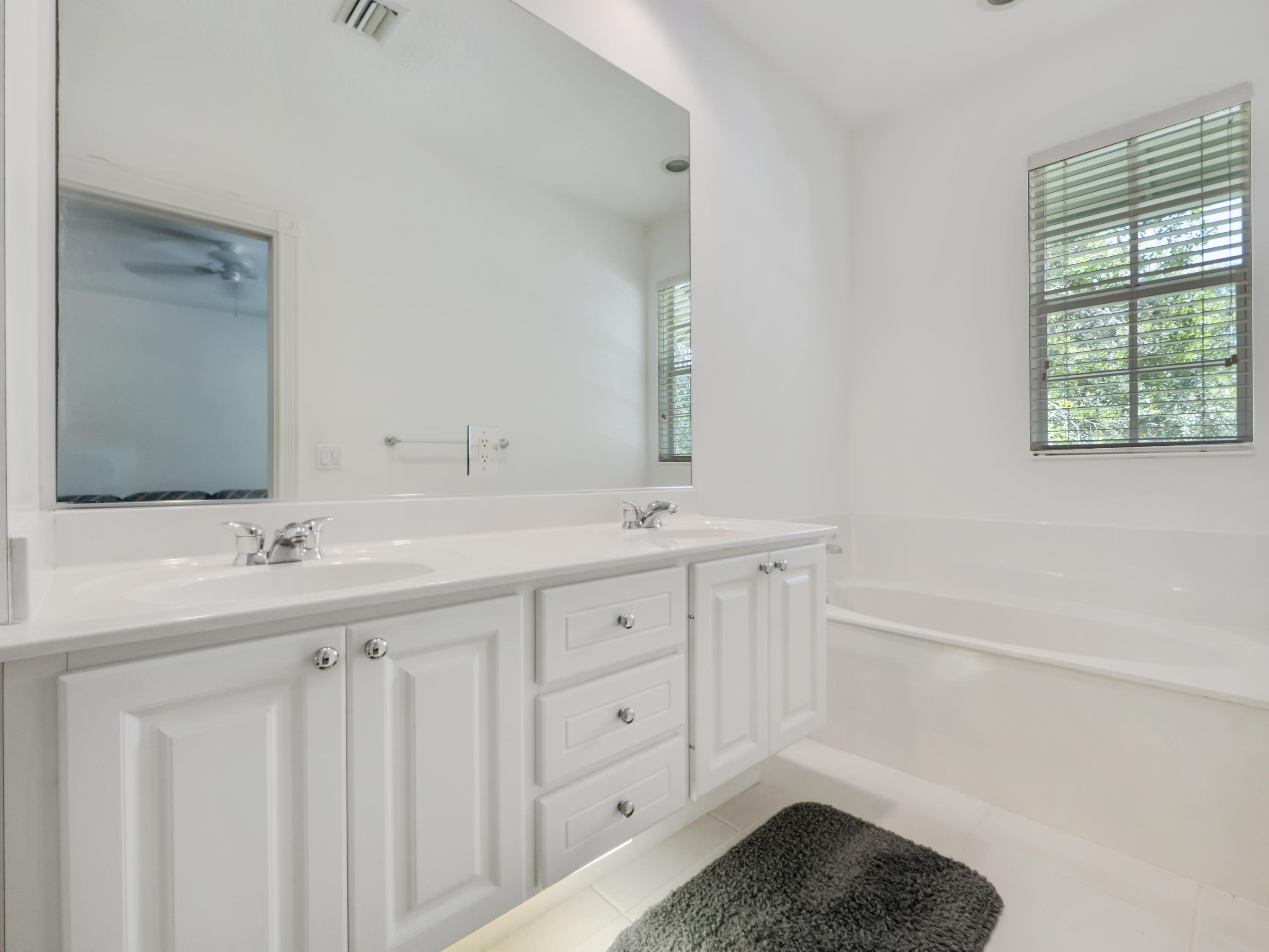 1671 Frederick Small Road Jupiter, FL 33458 - Photo 9 of 15 Master bath