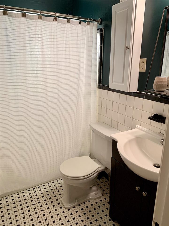2991 Walnut Grove Road, Unit 4 Memphis, TN 38111 - Photo 14 of 15 Gallery Image 14