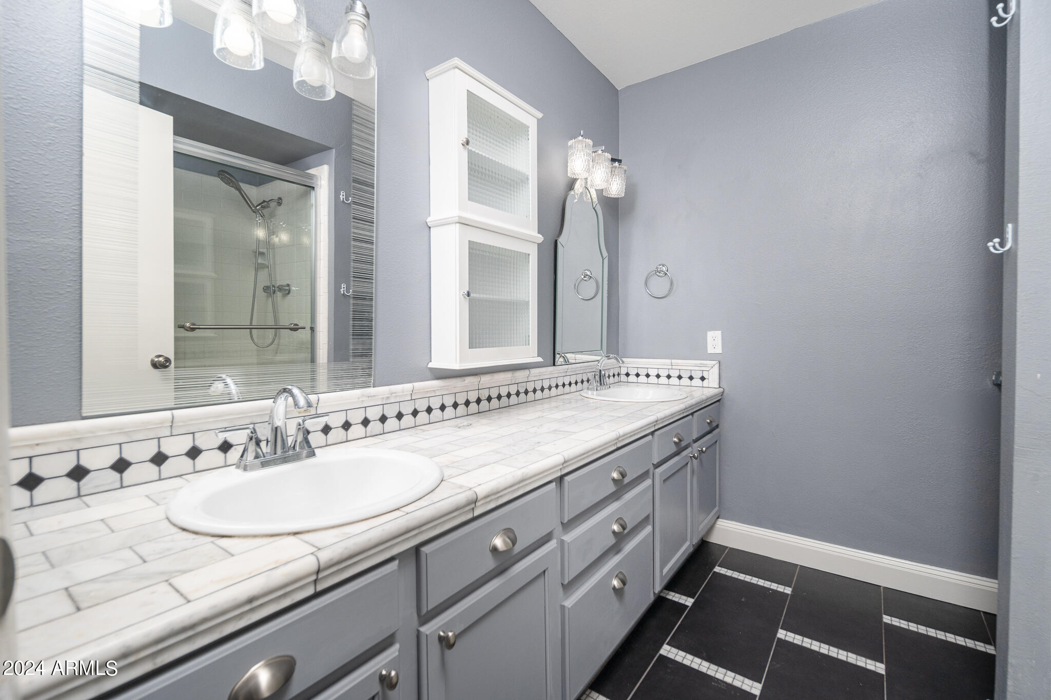 4409 East Grandview Road Phoenix, AZ 85032 - Photo 21 of 51 Primary-Bath_01