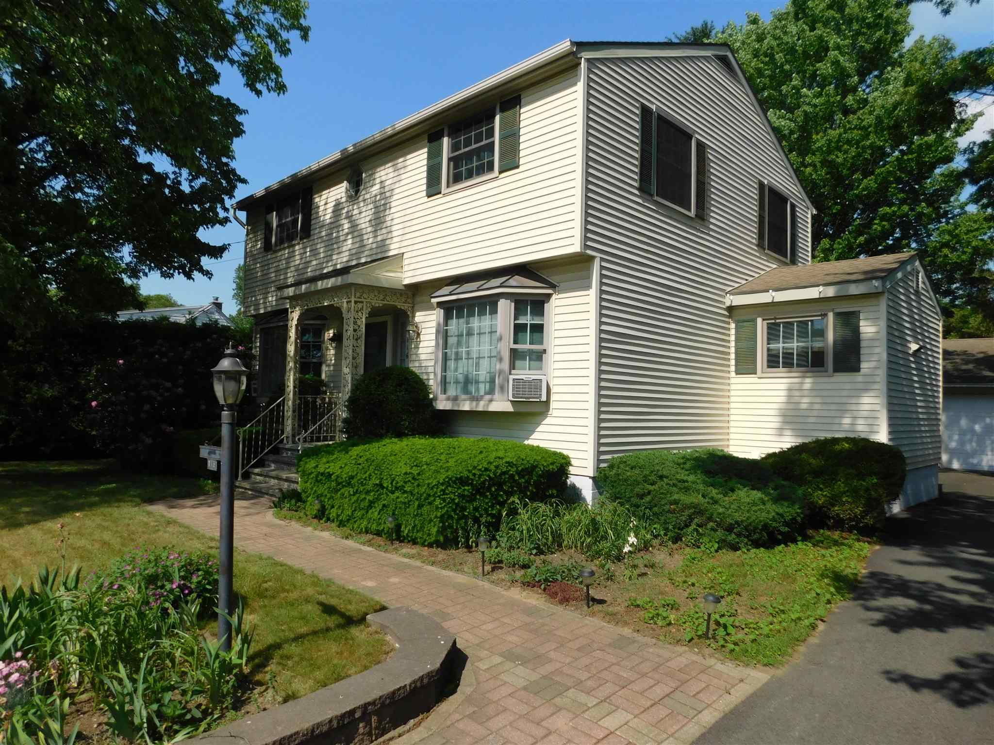 116 Patchen Road South Burlington, VT 05403 - Photo 3 of 30 Gallery Image 3