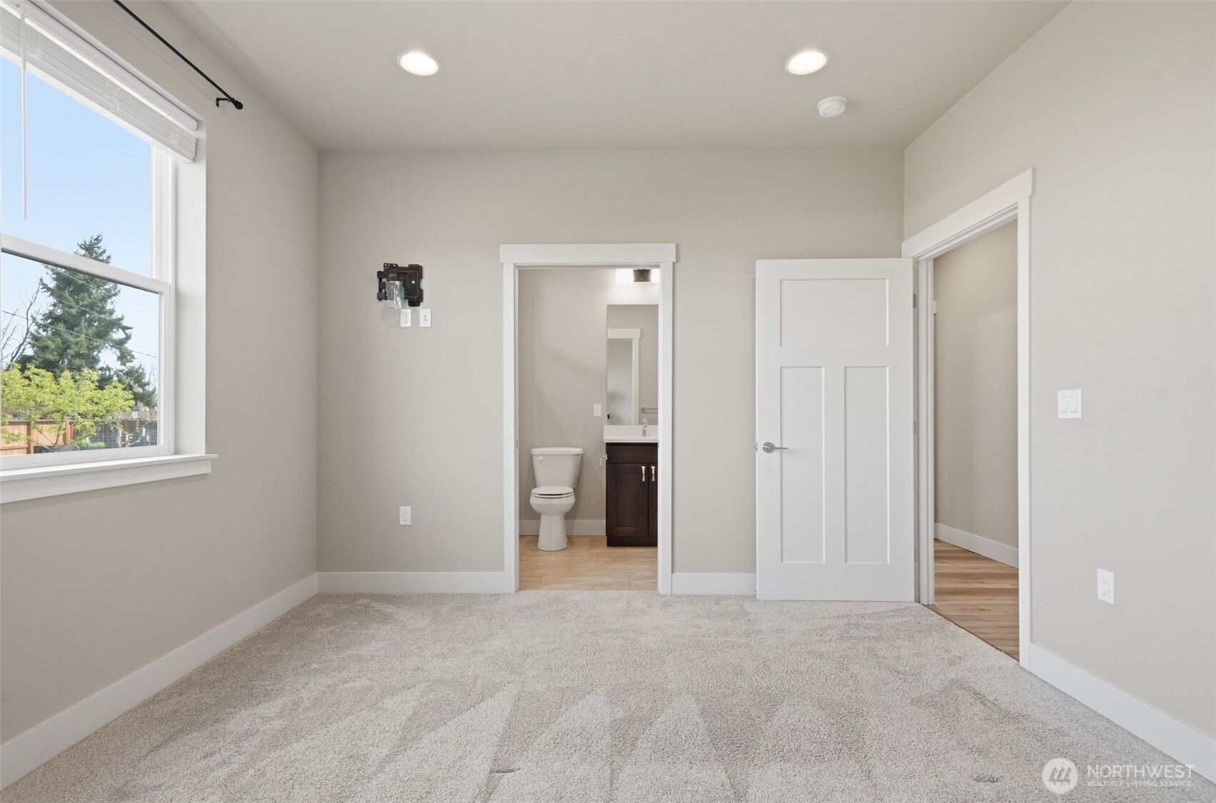 35 Viking Way Sequim, WA 98382 - Photo 20 of 39 an empty room with windows and closet
