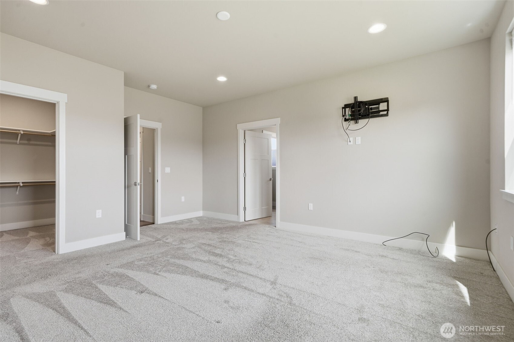 35 Viking Way Sequim, WA 98382 - Photo 21 of 39 a view of a livingroom with a dishwasher