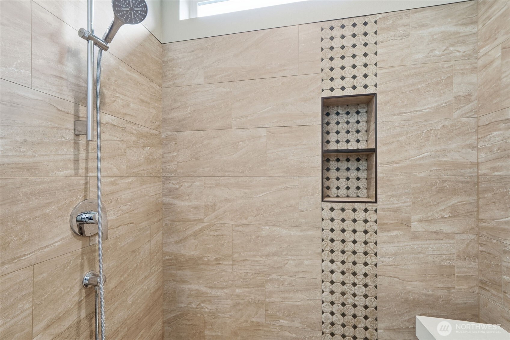 35 Viking Way Sequim, WA 98382 - Photo 25 of 39 a bathroom with a shower and a sink