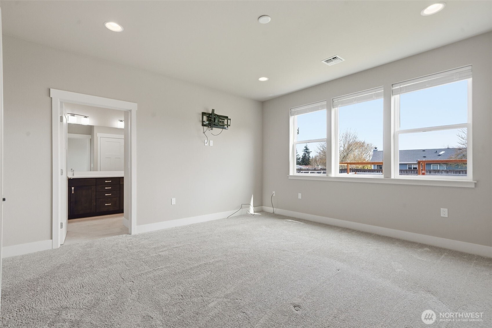 35 Viking Way Sequim, WA 98382 - Photo 27 of 39 a view of an empty room with a window