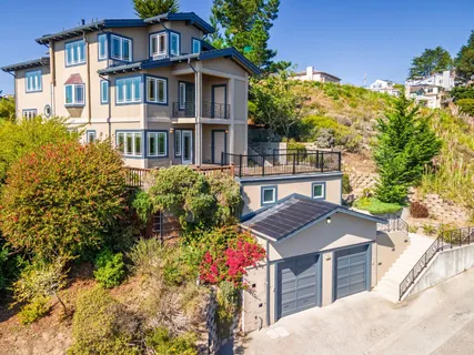 $2,199,000 | 107 Dolphine Avenue, El Granada, CA 94019