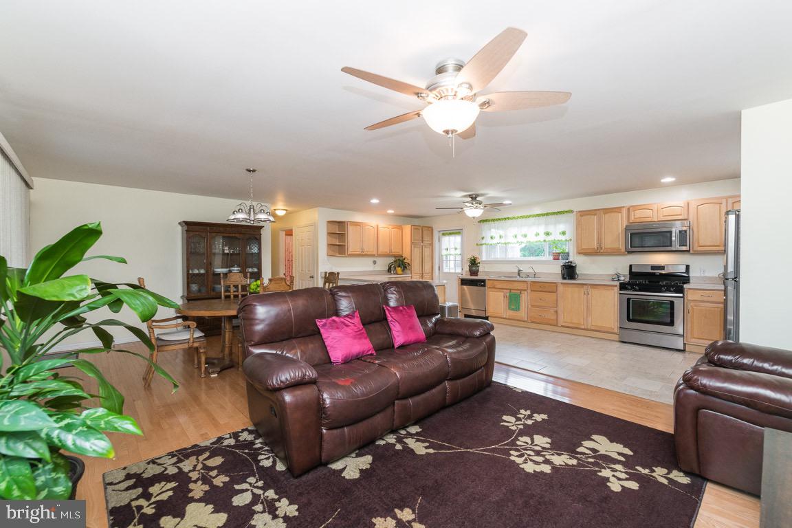 321 Walgrove Road Reisterstown, MD 21136 - Photo 8 of 40 Gallery Image 8
