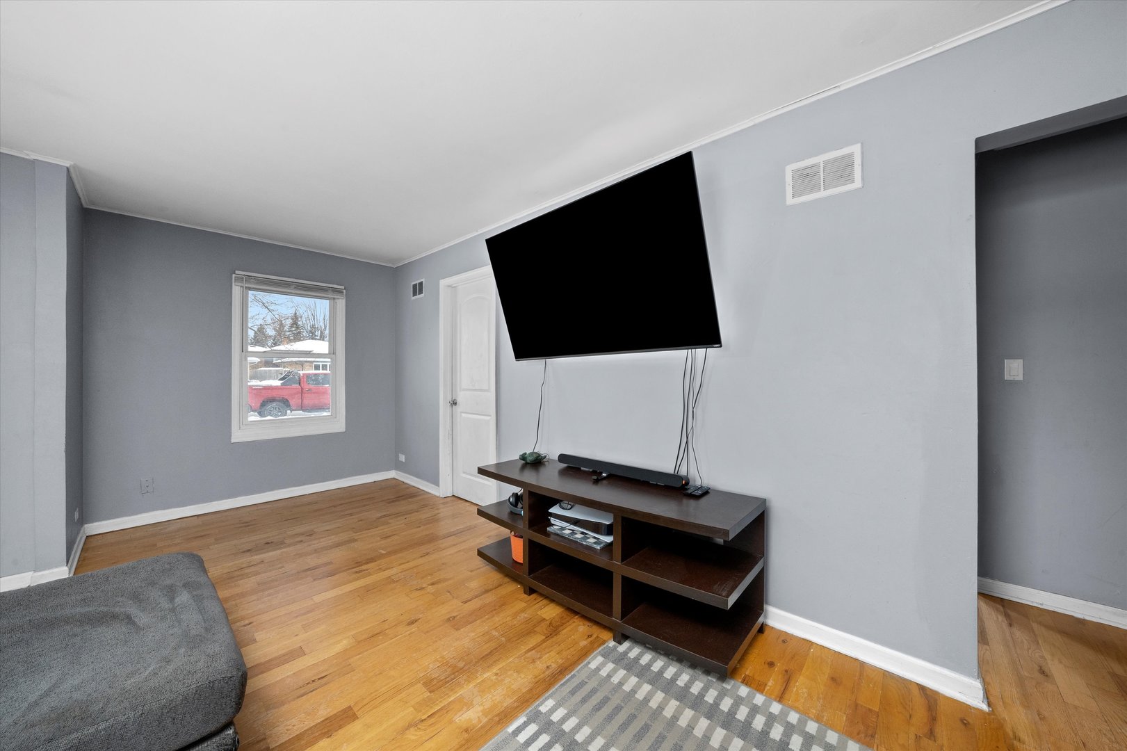 9154 Ridgeland Avenue Oak Lawn, IL 60453 - Photo 3 of 34