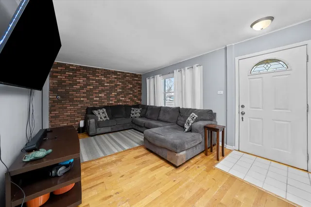 $245,000 | 9154 Ridgeland Avenue, Oak Lawn, IL 60453