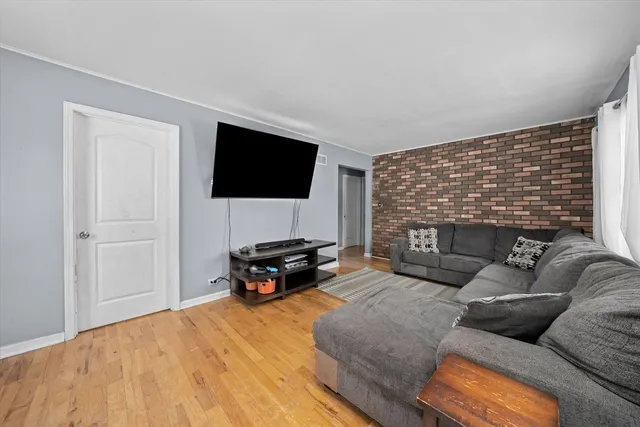 $245,000 | 9154 Ridgeland Avenue, Oak Lawn, IL 60453