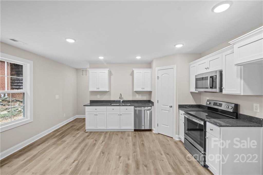 420 Reeves Avenue Albemarle, NC 28001 - Photo 5 of 27 Gallery Image 5