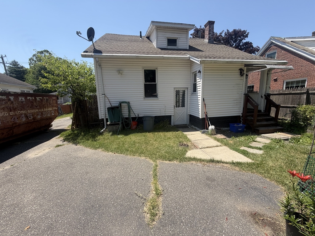 53 Mazarin Street Springfield, MA 01151 - Photo 19 of 23