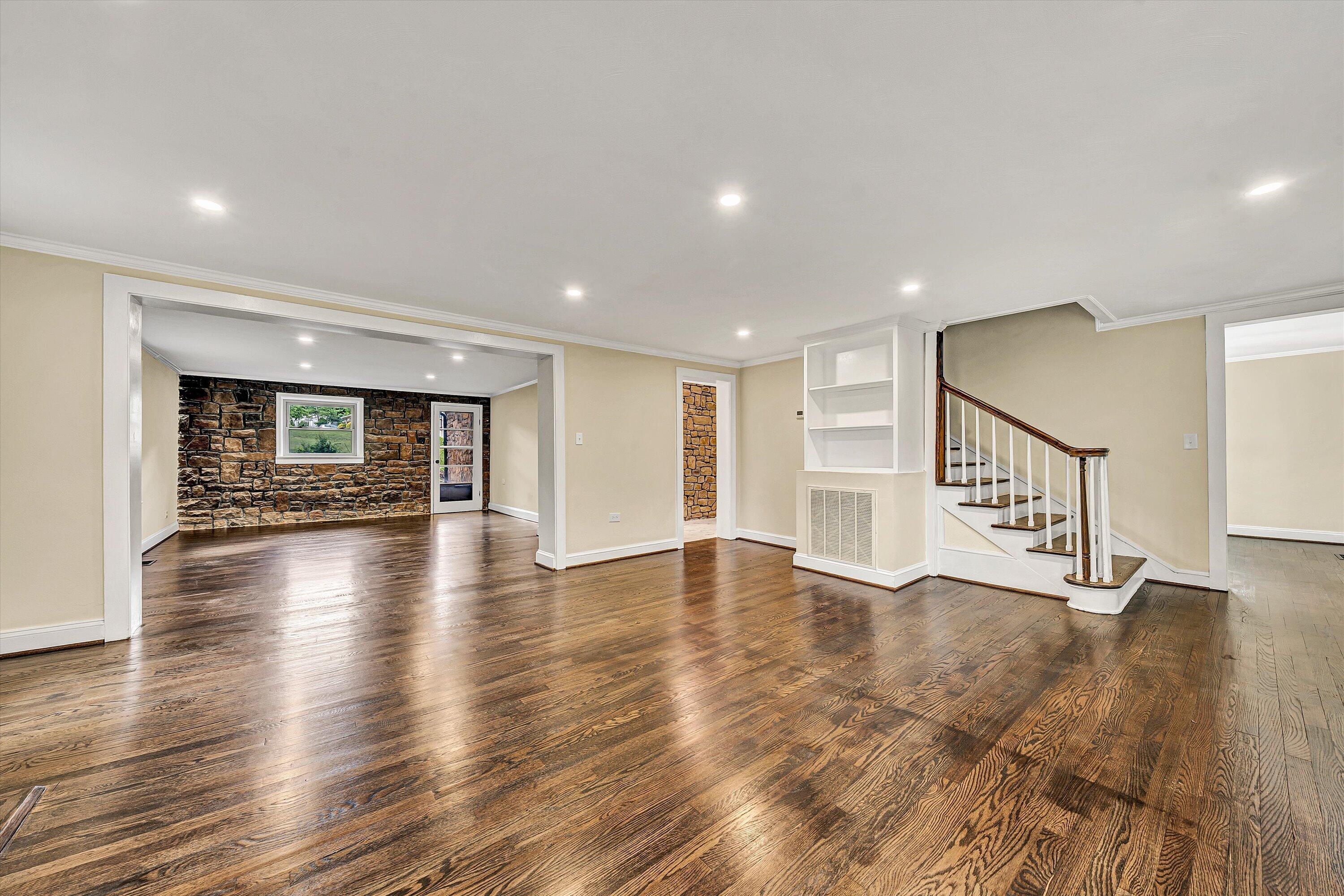 4714 Tobey Road Salem, VA 24153 - Photo 5 of 37 Living Room