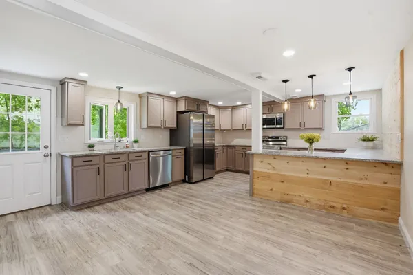 $569,000 | 20 Orchard Terrace, Salem, NH 03079