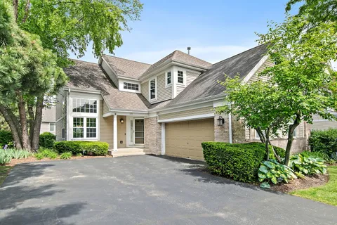 $430,000 | 349 Hampton Court, Crystal Lake, IL 60012