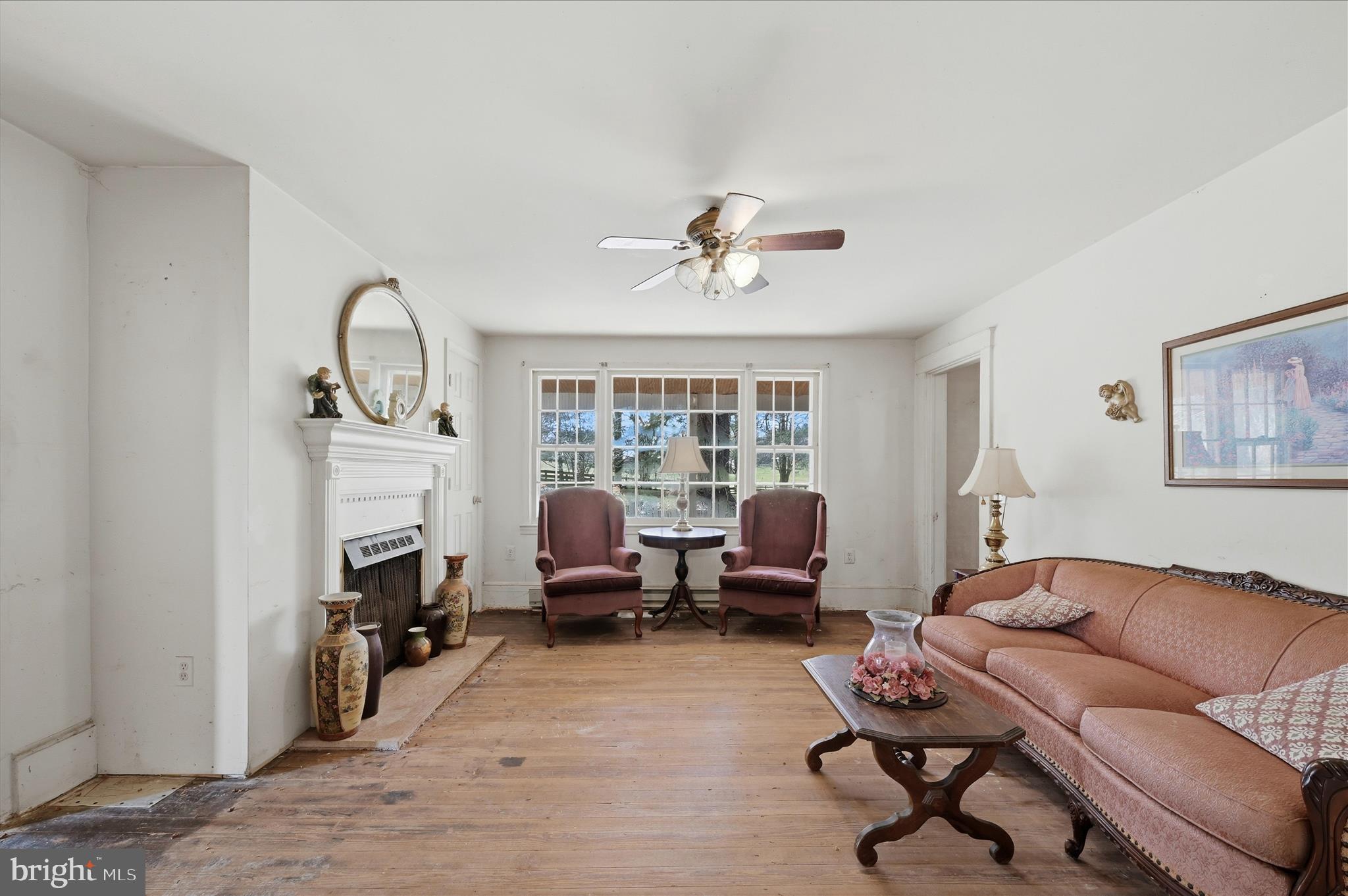 3863 Rectortown Road Marshall, VA 20115 - Photo 14 of 79 Living Room