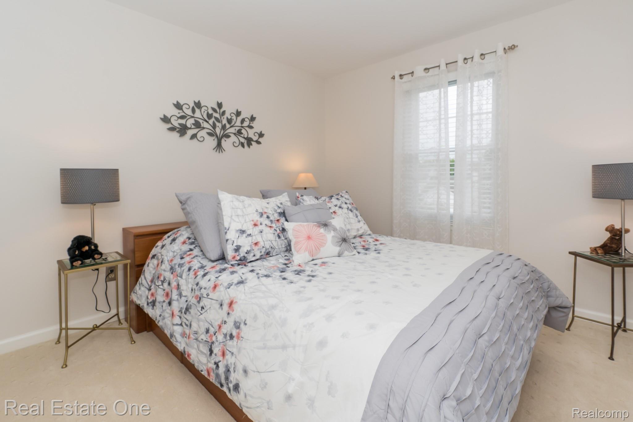 190 Parsons Lane Rochester, MI 48307 - Photo 20 of 22 Parsons MLS-W028.jpg