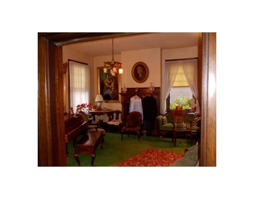 6311 Darlington Road Pittsburgh, PA 15217 - Photo 2 of 9 Living Room.