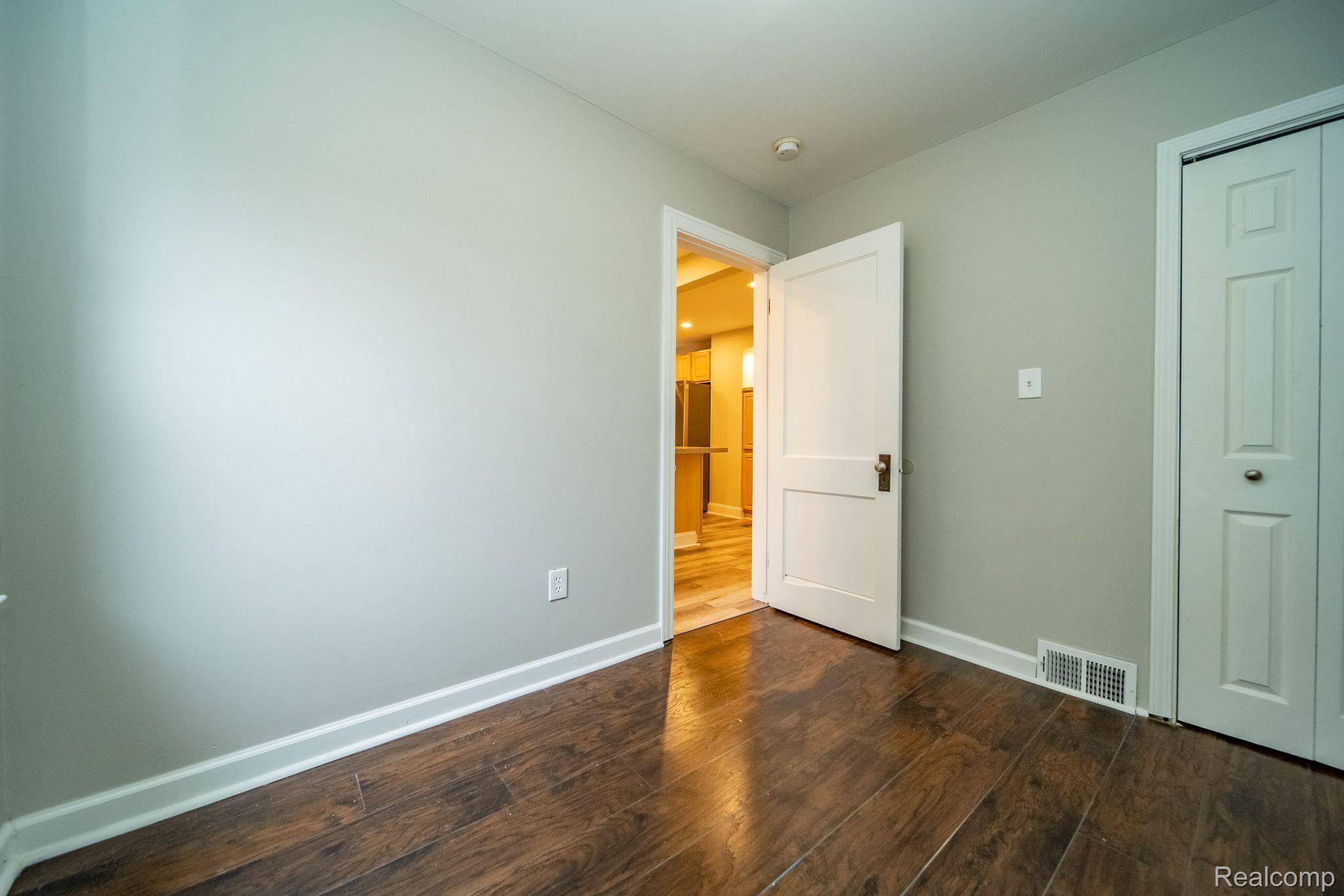 3221 Kenmore Road Berkley, MI 48072 - Photo 47 of 62 Gallery Image 47