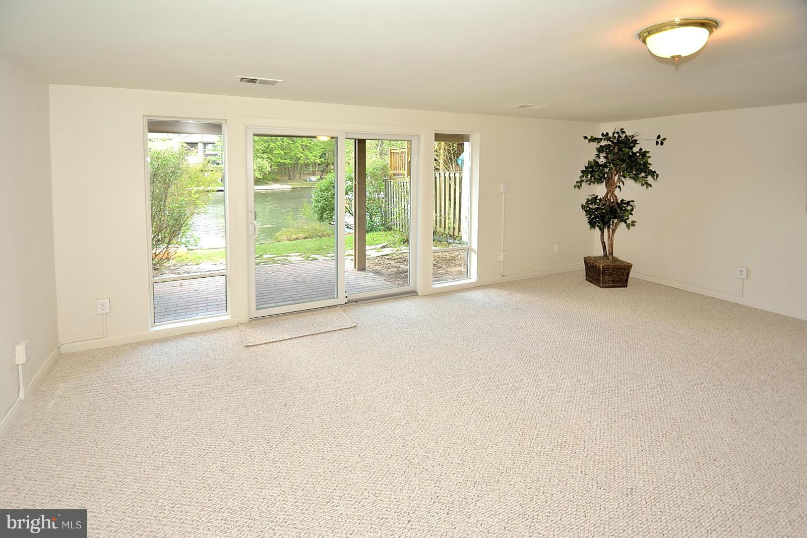 2027 Chadds Ford Drive Reston, VA 20191 - Photo 18 of 25 Family Room