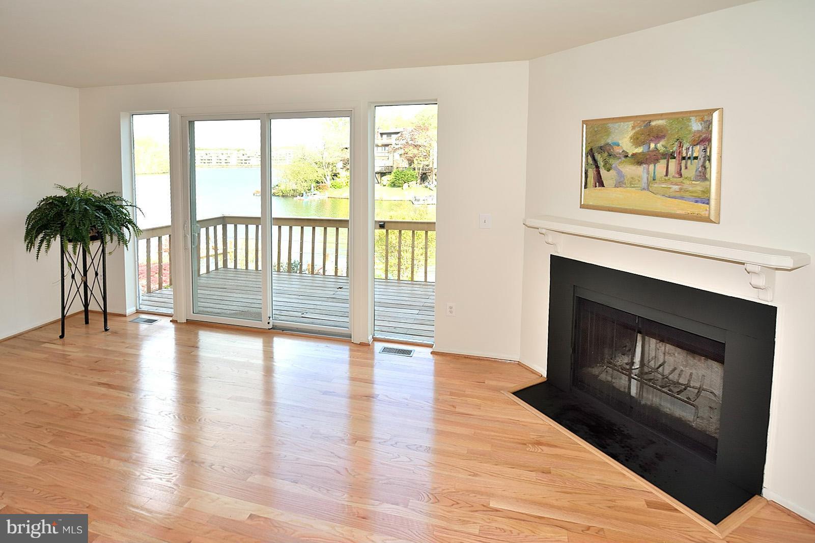 2027 Chadds Ford Drive Reston, VA 20191 - Photo 7 of 25 Living Room