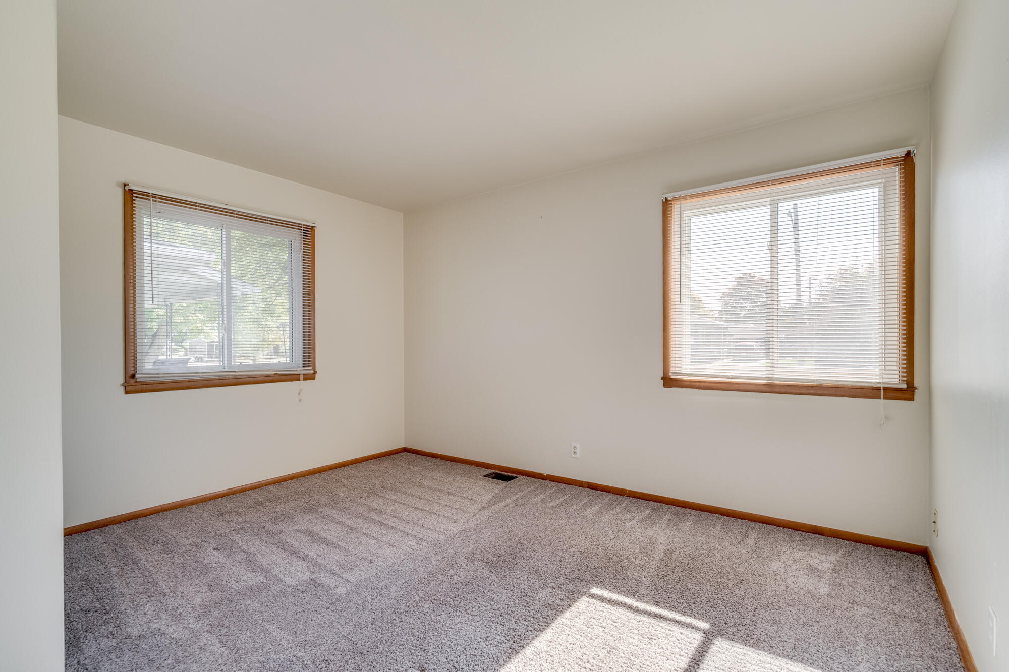 2002 84th Street Kenosha, WI 53143 - Photo 15 of 34 MJ309145