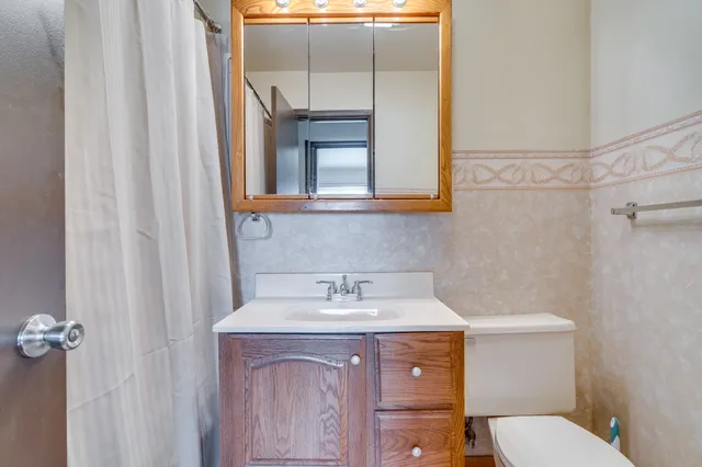 $299,900 | 2002 84th Street, Kenosha, WI 53143