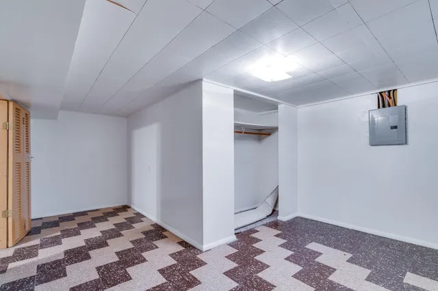 $299,900 | 2002 84th Street, Kenosha, WI 53143