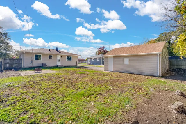 $299,900 | 2002 84th Street, Kenosha, WI 53143