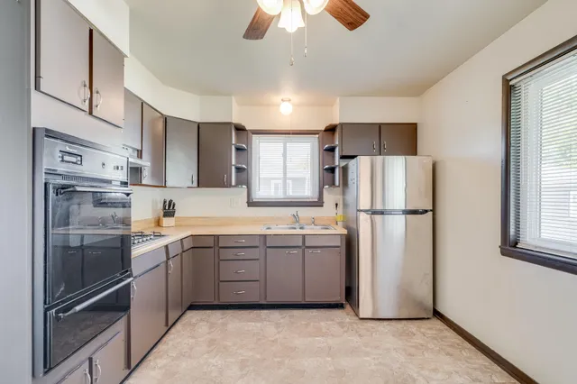 $299,900 | 2002 84th Street, Kenosha, WI 53143