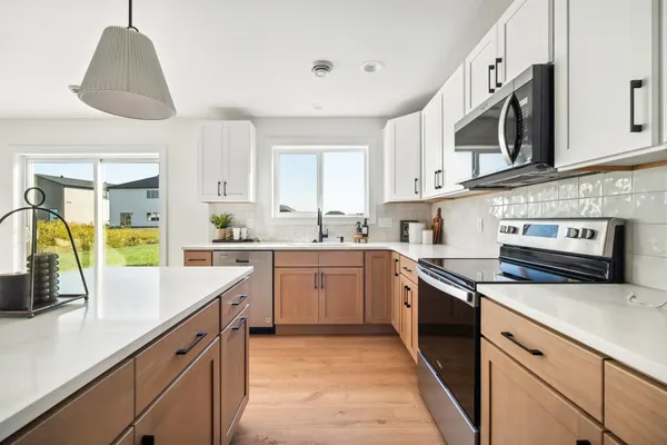 $346,400 | 7715 Cub Crk Way, Horace, ND 58047