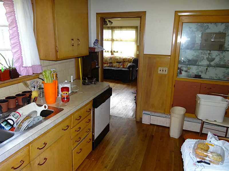 10 Raymond Road North Providence, RI 02911 - Photo 7 of 20 Kitchen.