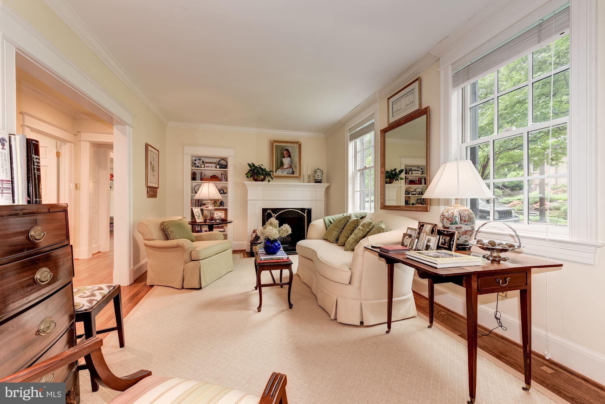 405 Rucker Place Alexandria, VA 22301 - Photo 3 of 30 Gorgeous living room with gas fireplace