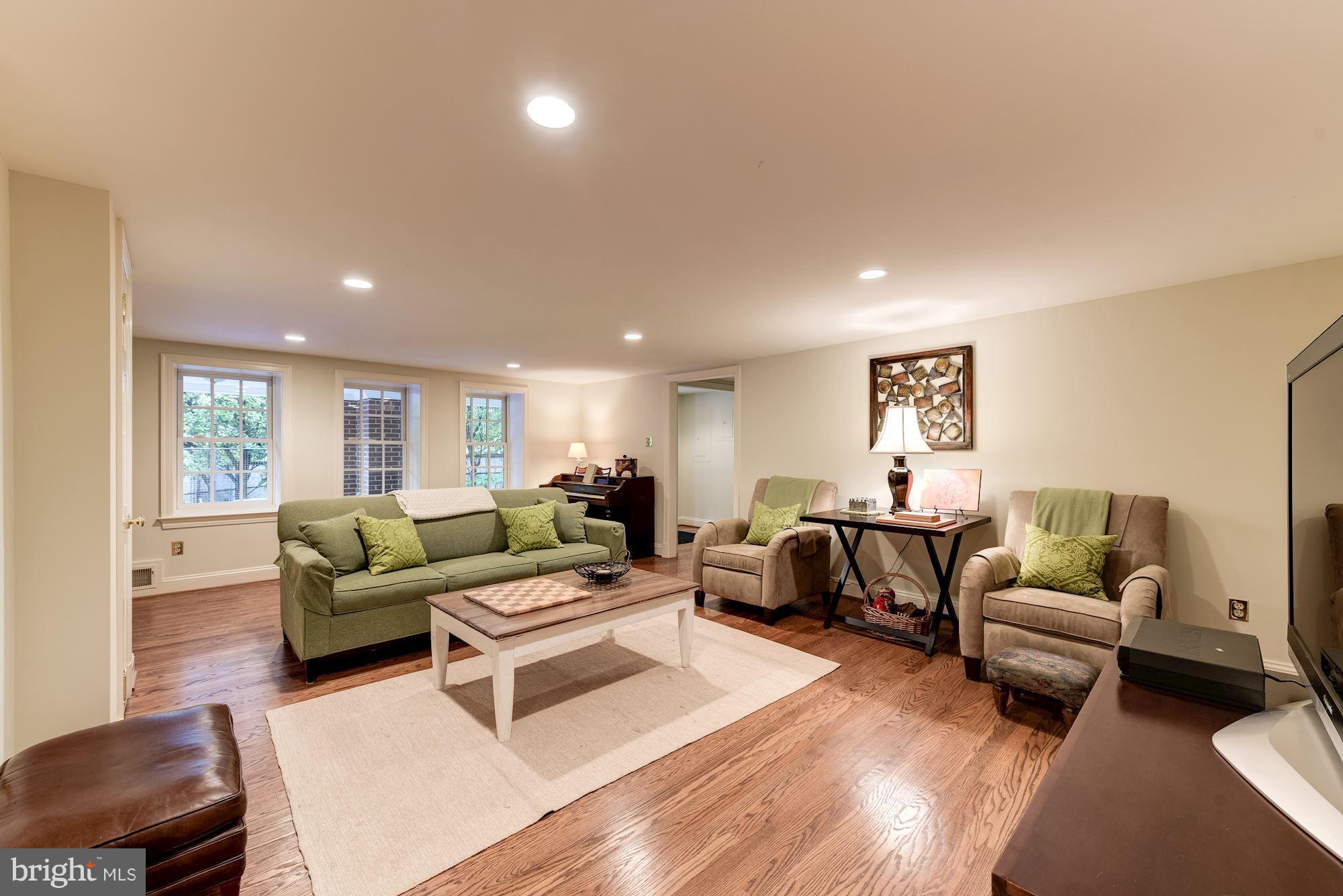 405 Rucker Place Alexandria, VA 22301 - Photo 22 of 30 Recreation room with walk-out access to backyard
