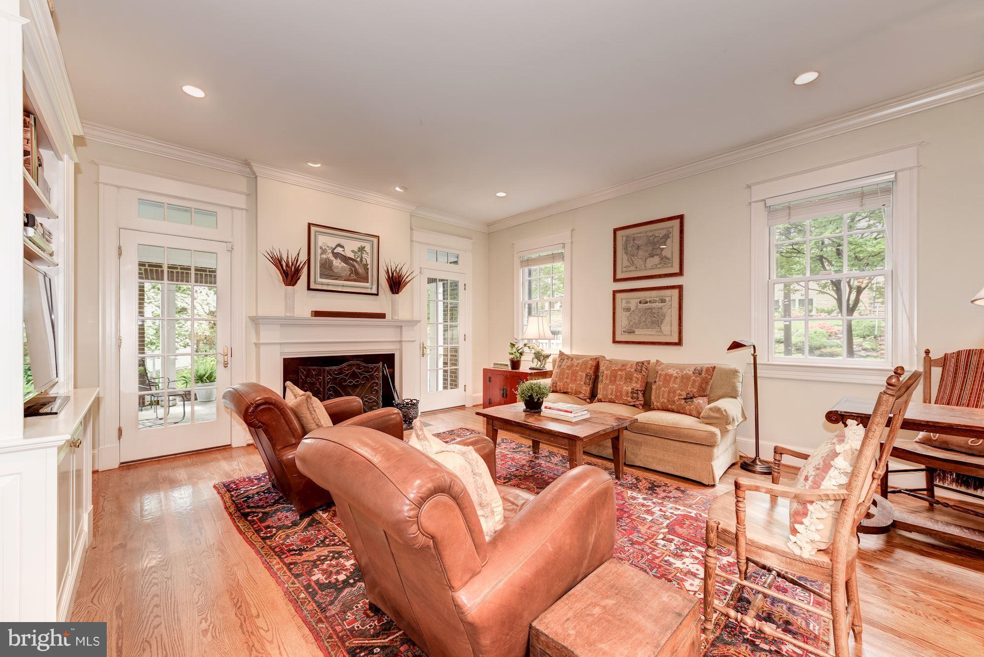 405 Rucker Place Alexandria, VA 22301 - Photo 5 of 30 Large family room to relax by another fireplace