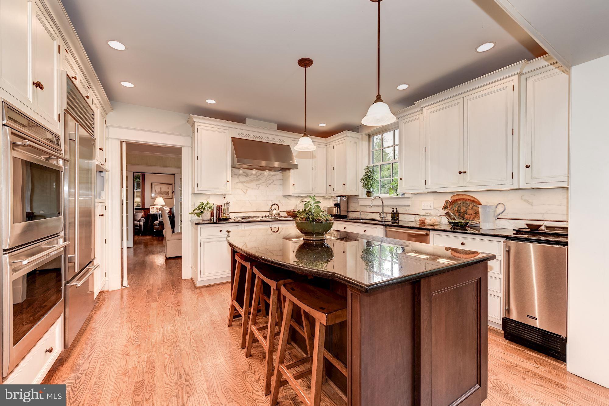 405 Rucker Place Alexandria, VA 22301 - Photo 8 of 30 Features marble backsplash and granite counters
