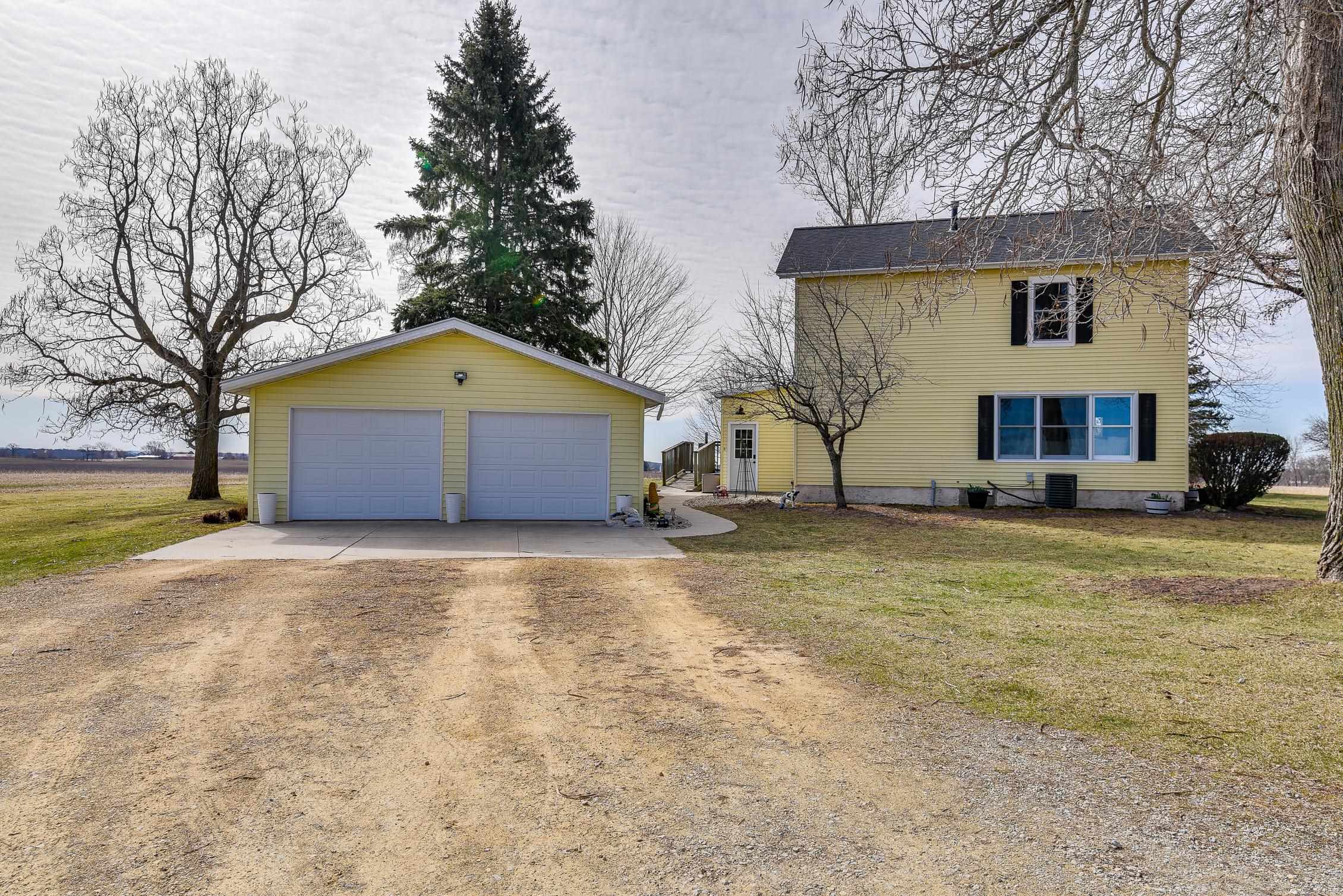 1825 S Highway Brodhead, WI 53520 - Photo 4 of 81
