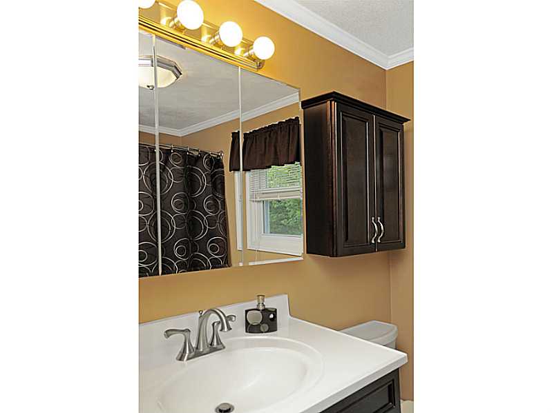 59 Reed Street, Unit 59 Warwick, RI 02886 - Photo 11 of 17 Bathroom.
