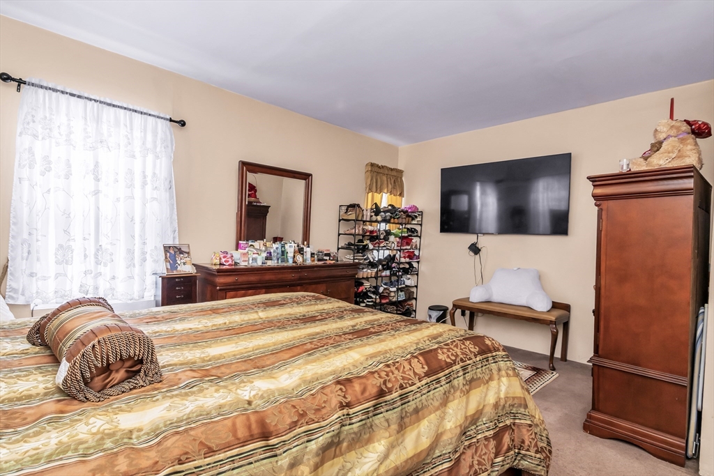 87 Brookfield Street Lawrence, MA 01843 - Photo 22 of 42