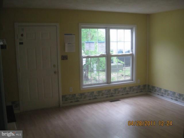 1121 Inner Circle Baltimore, MD 21225 - Photo 2 of 9 Family Room