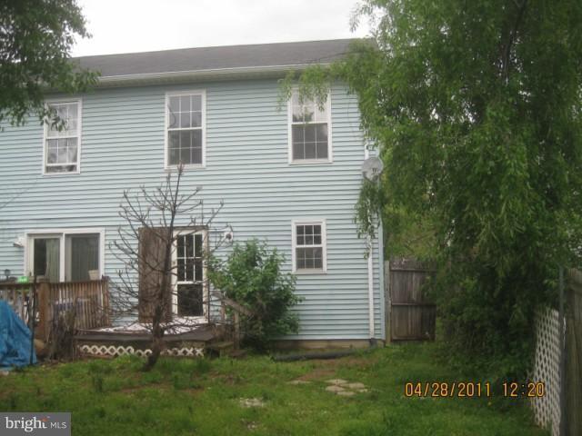 1121 Inner Circle Baltimore, MD 21225 - Photo 4 of 9 Exterior (Rear)
