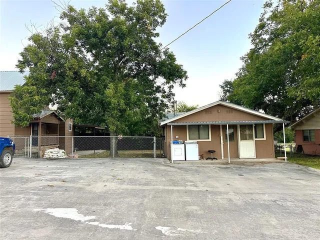 $219,000 | 1211 Hutchings Street, Goldthwaite, TX 76844