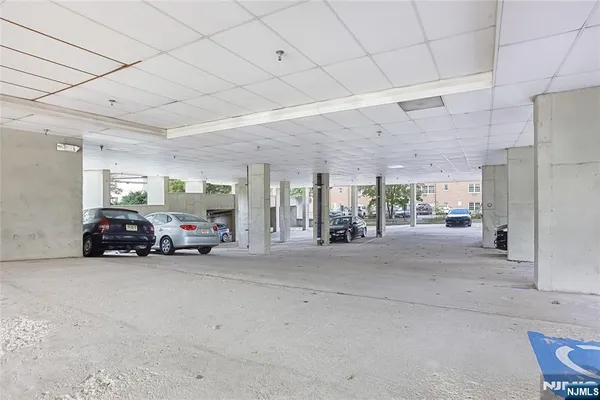 $2,850 | 850 Main Street, Unit 303, Hackensack, NJ 07601